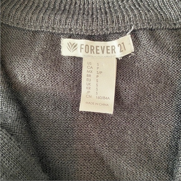 H&M Wool Blend Quarter Zip Sweater. Size Small. Like new. - Picture 6 of 8